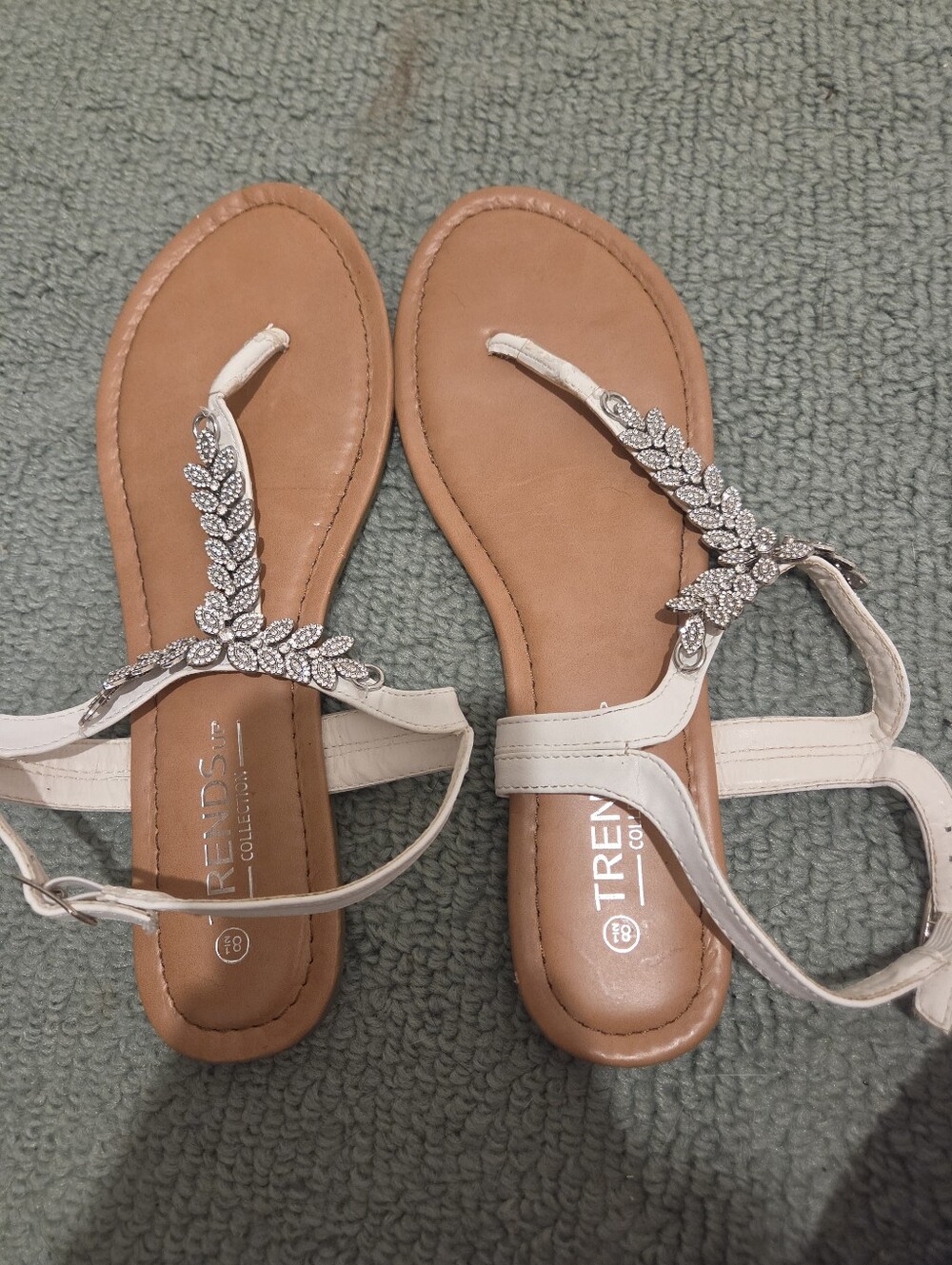 Trendy White Rhinestone Leaf T-Strap Sandals